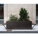 Jardinière urbaine acier avec 2 bancs plastiques