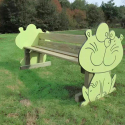 Banc en bois pour enfants dans un parc