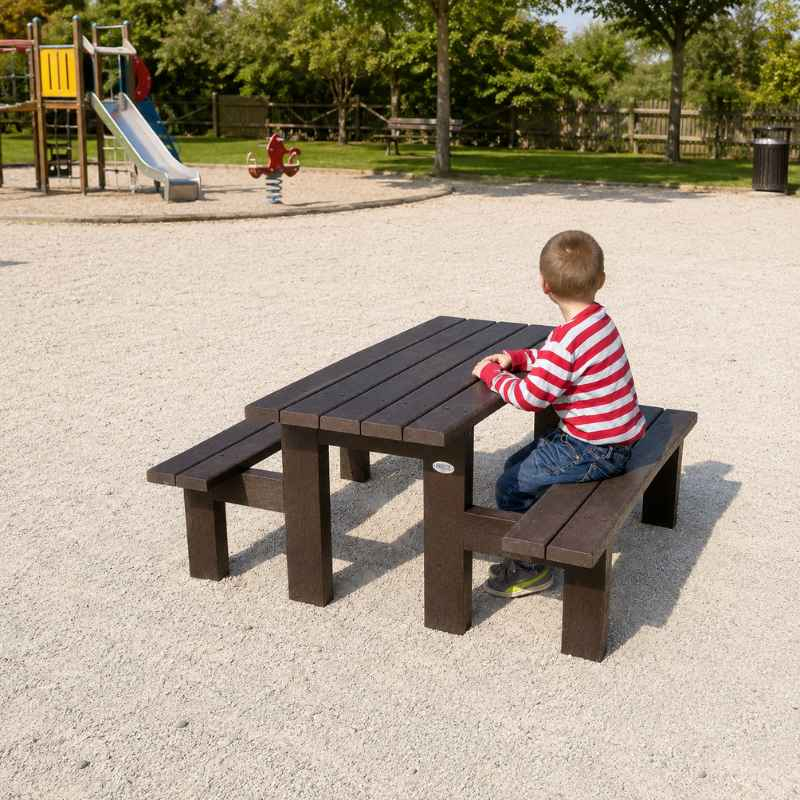Table rectangle en plastique recyclé pour enfant