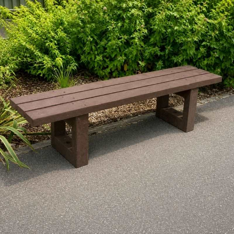 Banquette urbaine en plastique recyclé